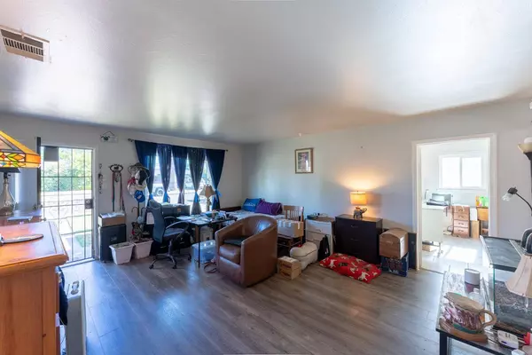 1428 E Simpson, Fresno, CA 93704