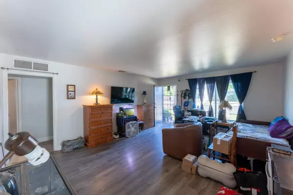 1428 E Simpson, Fresno, CA 93704