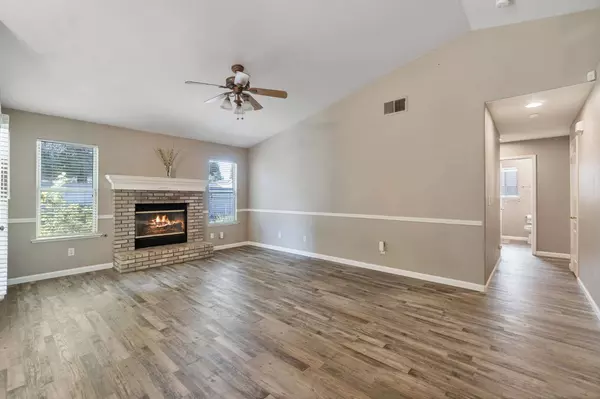 10131 N Price AVE, Fresno, CA 93730