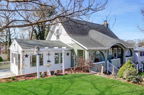 190 N Huron ST, Ronkonkoma, NY 11779