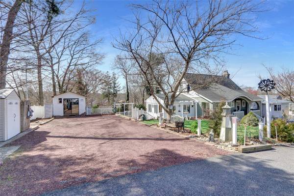 190 N Huron ST, Ronkonkoma, NY 11779