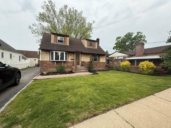 1491 Kiefer AVE, Elmont, NY 11003