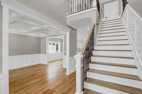 2660 Woods AVE, East Meadow, NY 11554