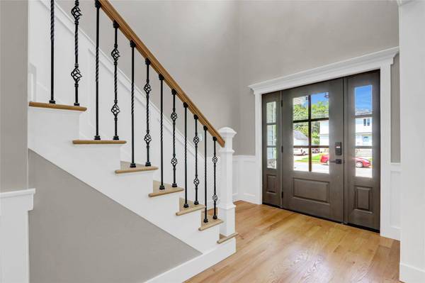 2660 Woods AVE, East Meadow, NY 11554