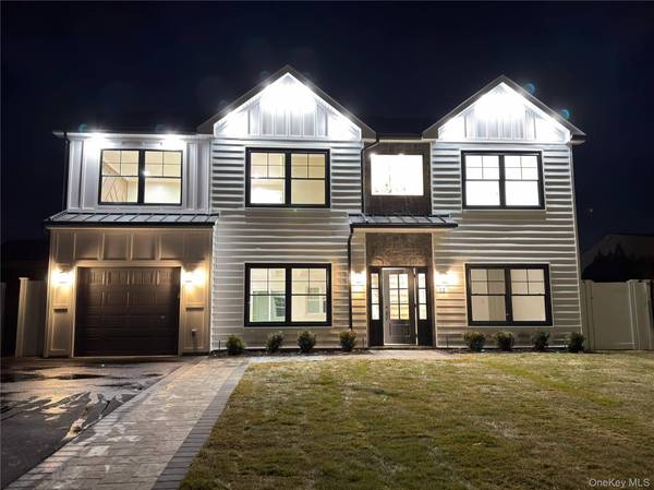 12 Dahlia LN, Wantagh, NY 11793