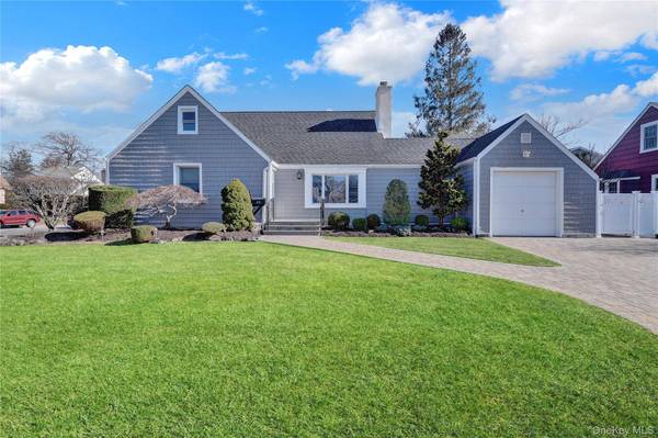 45 Gregory AVE, Merrick, NY 11566