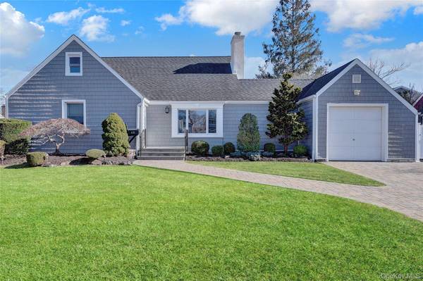 45 Gregory AVE, Merrick, NY 11566