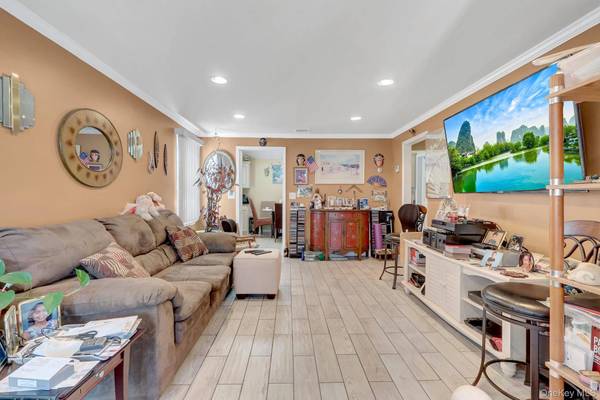 3104 Royal AVE, Oceanside, NY 11572