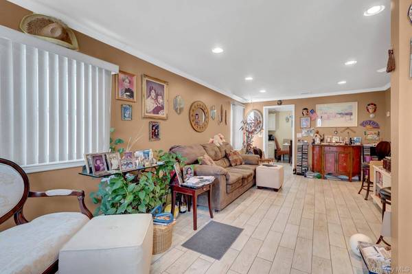 3104 Royal AVE, Oceanside, NY 11572