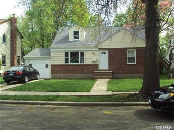 1034 Tulsa ST, Uniondale, NY 11553