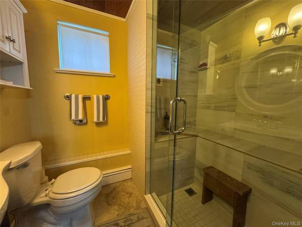 6A James ST, Huntington Station, NY 11746