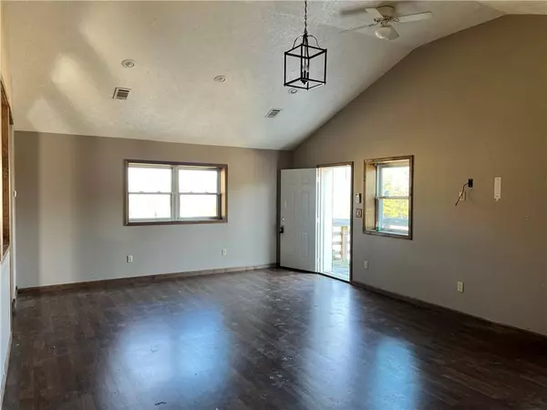 4807 Garvers Ferry Rd, Allegheny Twp - Wml, PA 15068