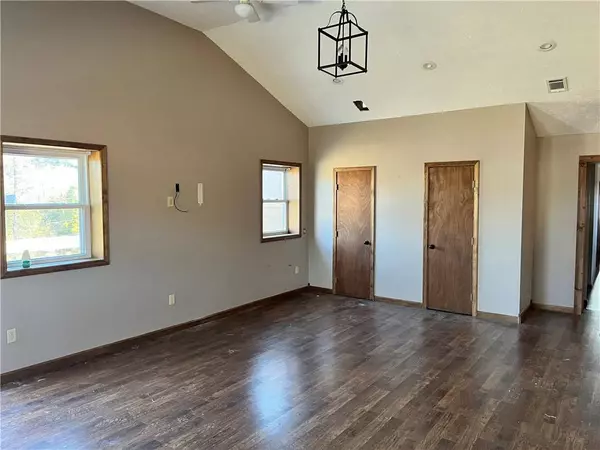 4807 Garvers Ferry Rd, Allegheny Twp - Wml, PA 15068