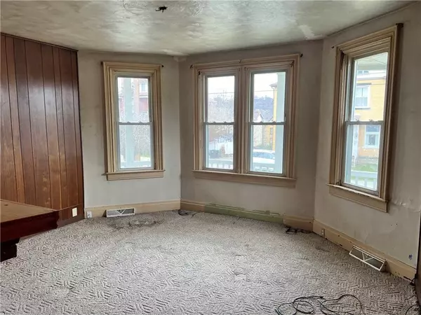 313 E 9th Ave, Tarentum, PA 15084