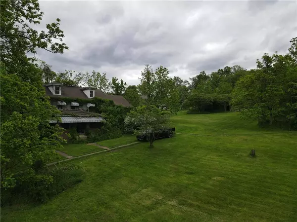 273 S Greengate Rd, Hempfield Twp - Wml, PA 15601