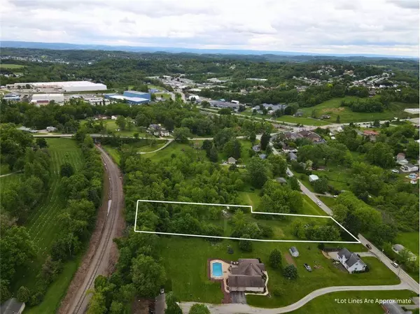 273 S Greengate Rd, Hempfield Twp - Wml, PA 15601