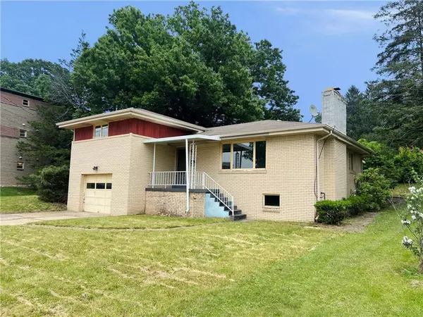 131 Monica Dr, Hempfield Twp - Wml, PA 15601