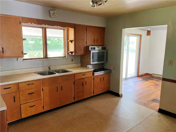 131 Monica Dr, Hempfield Twp - Wml, PA 15601