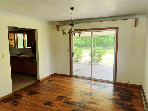 131 Monica Dr, Hempfield Twp - Wml, PA 15601