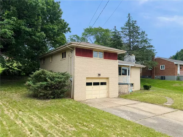 131 Monica Dr, Hempfield Twp - Wml, PA 15601