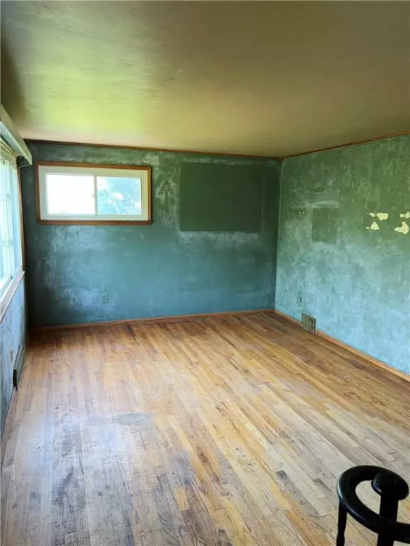 238 Humphrey Rd, Hempfield Twp - Wml, PA 15601