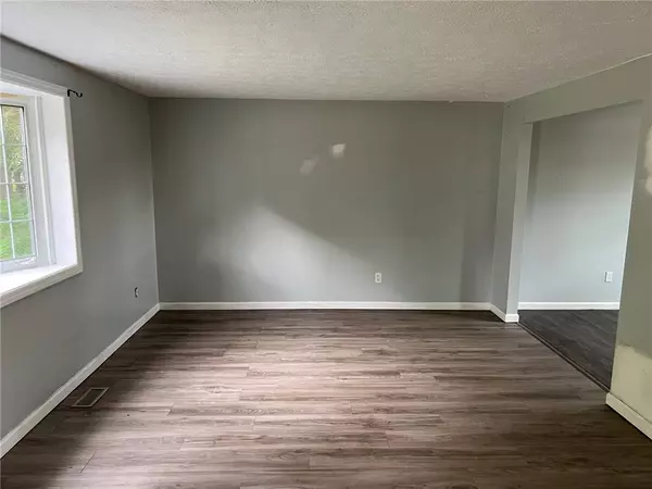 4 Lou Anne Ln, Murrysville, PA 15626