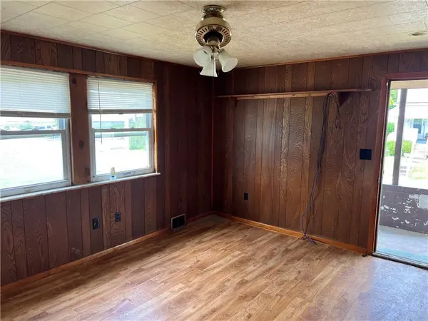 212 Shaffer Ave, Elizabeth Twp/boro, PA 15037