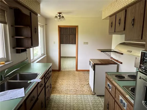 4415 Mckenzie Dr, Monroeville, PA 15146