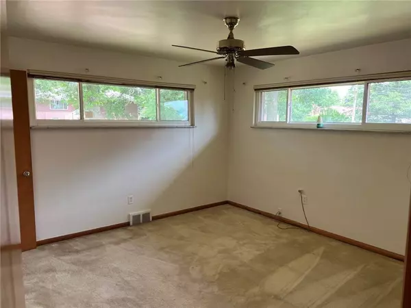 4415 Mckenzie Dr, Monroeville, PA 15146