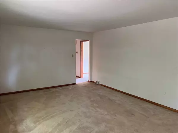 4415 Mckenzie Dr, Monroeville, PA 15146