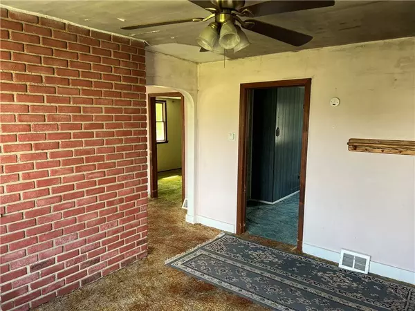 906 Allegheny Ave, Plum Boro, PA 15068