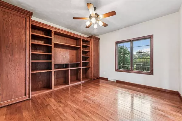 626 Oakcrest Dr, North Huntingdon, PA 15642