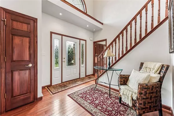 626 Oakcrest Dr, North Huntingdon, PA 15642