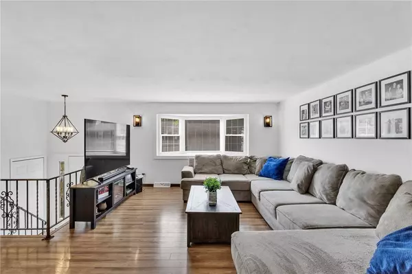 212 Ligonier Ln, Plum Boro, PA 15068