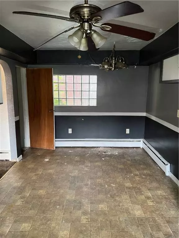 515 Lowry Ave, Jeannette, PA 15644