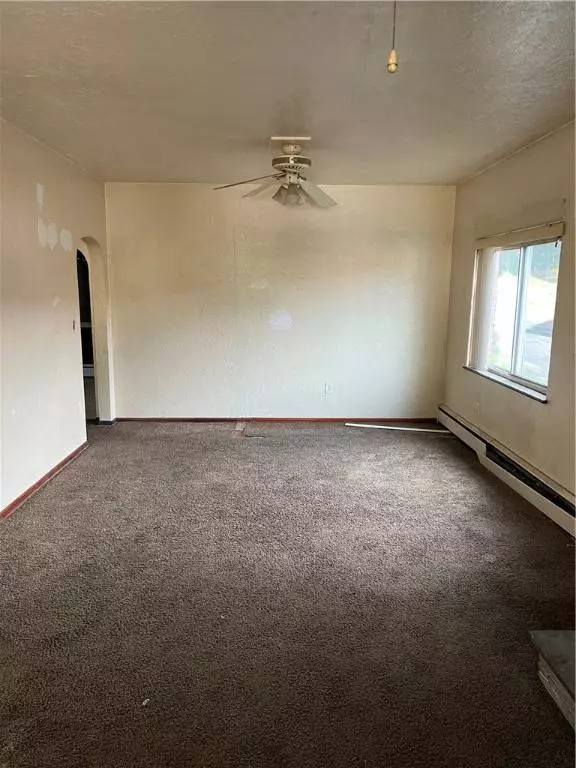 515 Lowry Ave, Jeannette, PA 15644