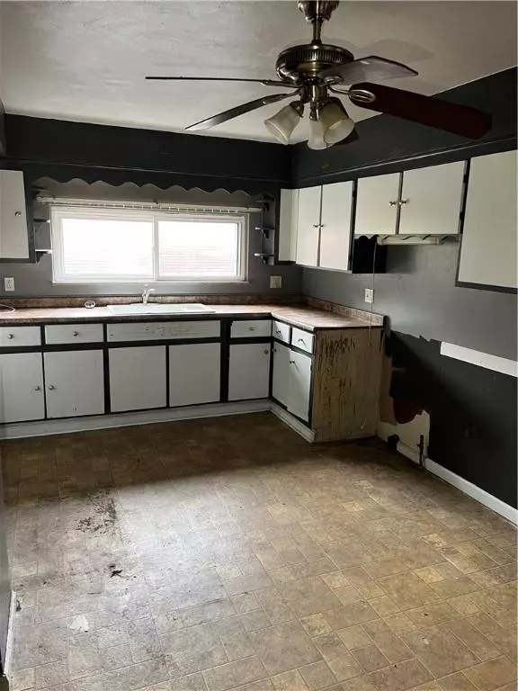 515 Lowry Ave, Jeannette, PA 15644