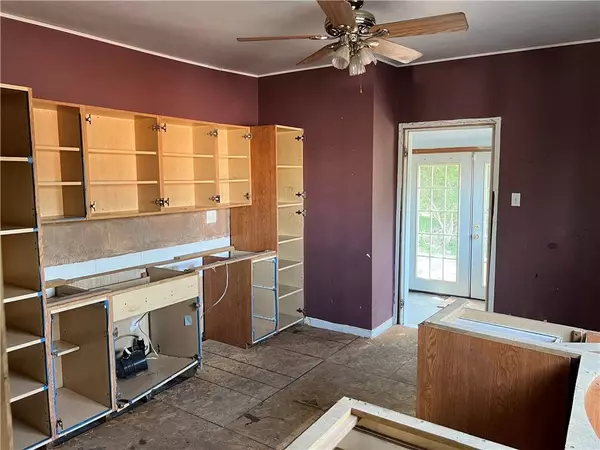 211 Wilbert St, Mt Washington, PA 15211