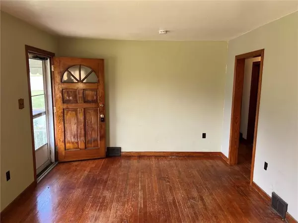 519 Newmyer Ave, Connellsville, PA 15425