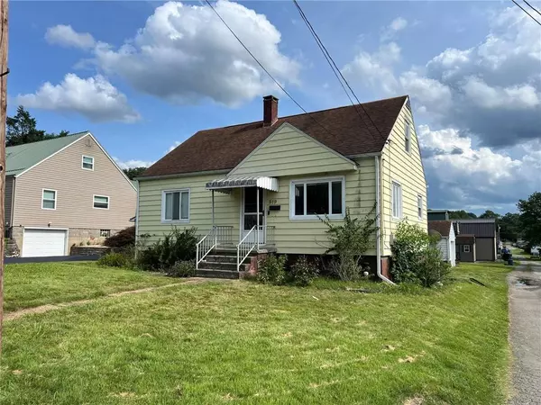 519 Newmyer Ave, Connellsville, PA 15425