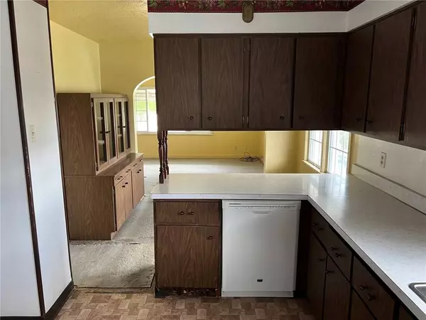 713 Shady Ln, West Mifflin, PA 15122