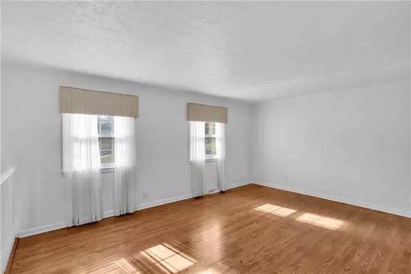 315 Alpine Village Dr, Monroeville, PA 15146