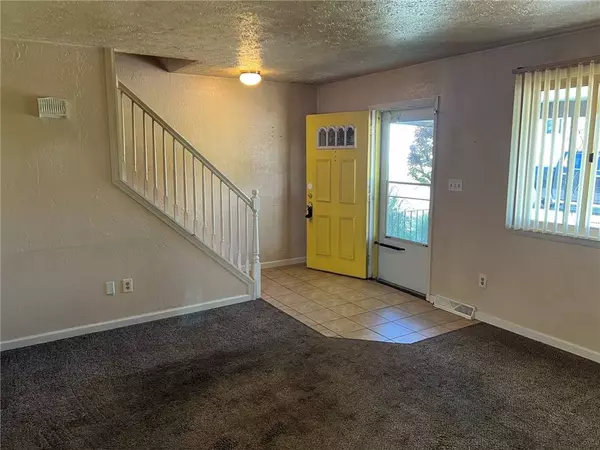 118 Delaware Ave, N Versailles, PA 15137