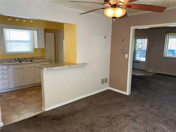 118 Delaware Ave, N Versailles, PA 15137