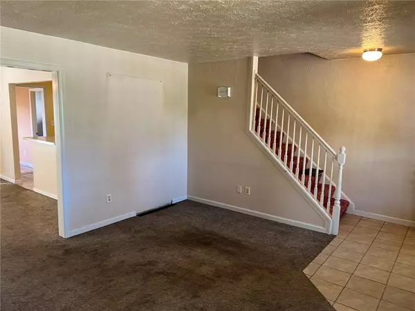 118 Delaware Ave, N Versailles, PA 15137