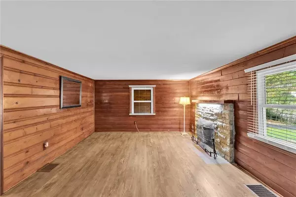 155 Harrold St, Hempfield Twp, PA 15644