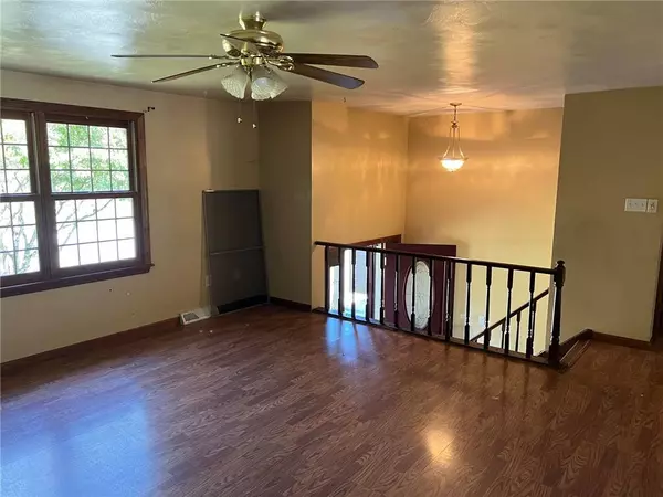 470 Donohoe Rd, Hempfield Twp, PA 15601