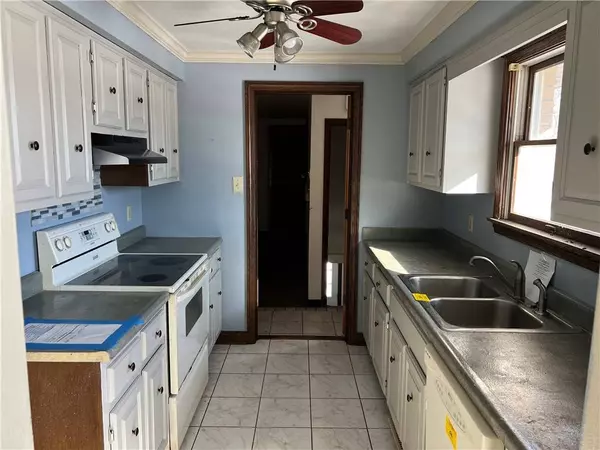 1014 Jefferson Ave, Jeannette, PA 15644