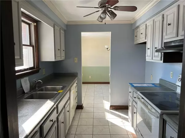 1014 Jefferson Ave, Jeannette, PA 15644