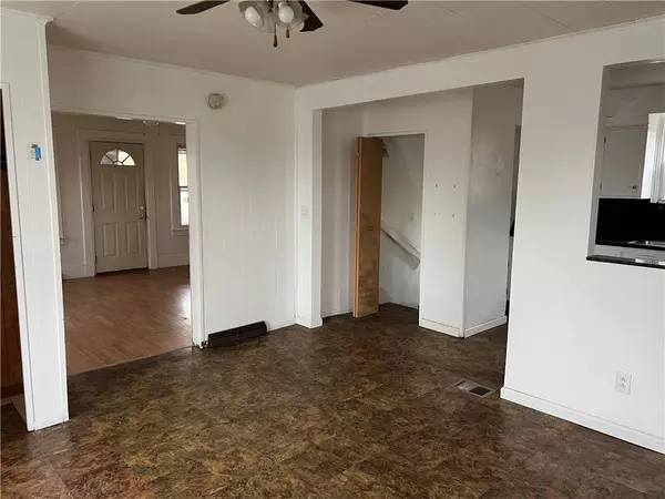 536 Patton Ave, Jeannette, PA 15644